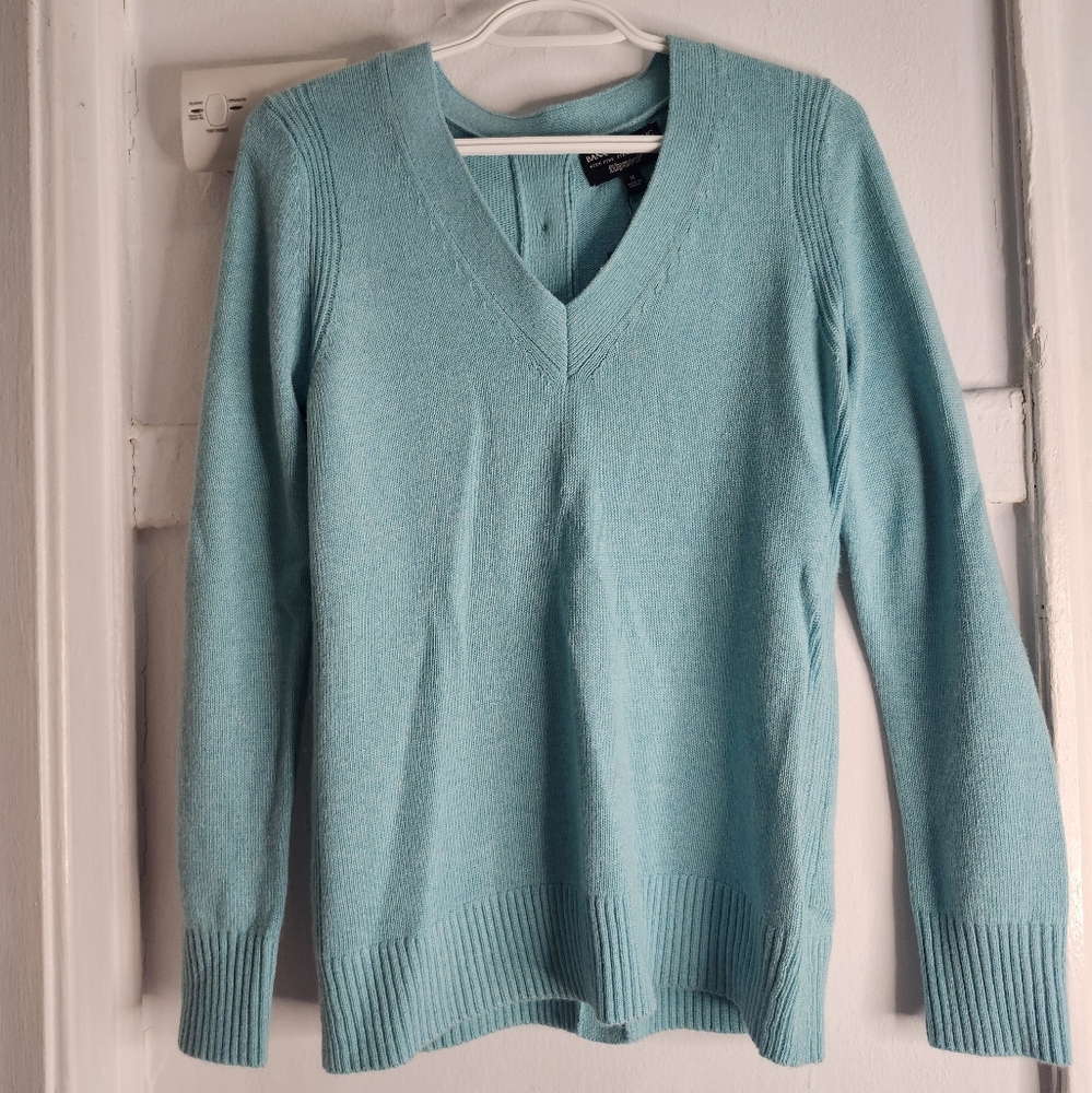 Banana Republic Women's V-Neck Sweater - Light Blue